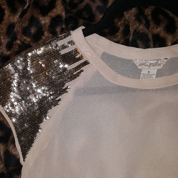 Gold sequin top - Picture 2 of 6